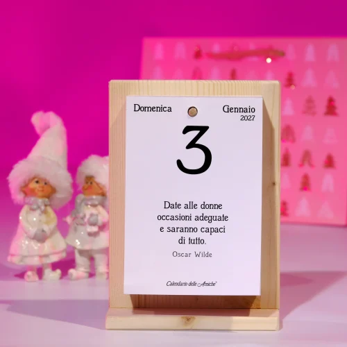 Calendario delle Amiche con souvenir vari